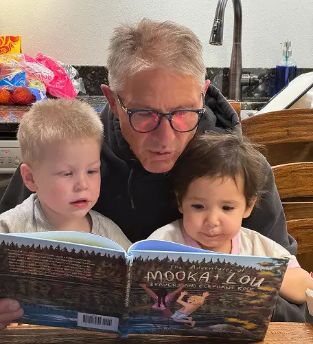max reading to grandkids